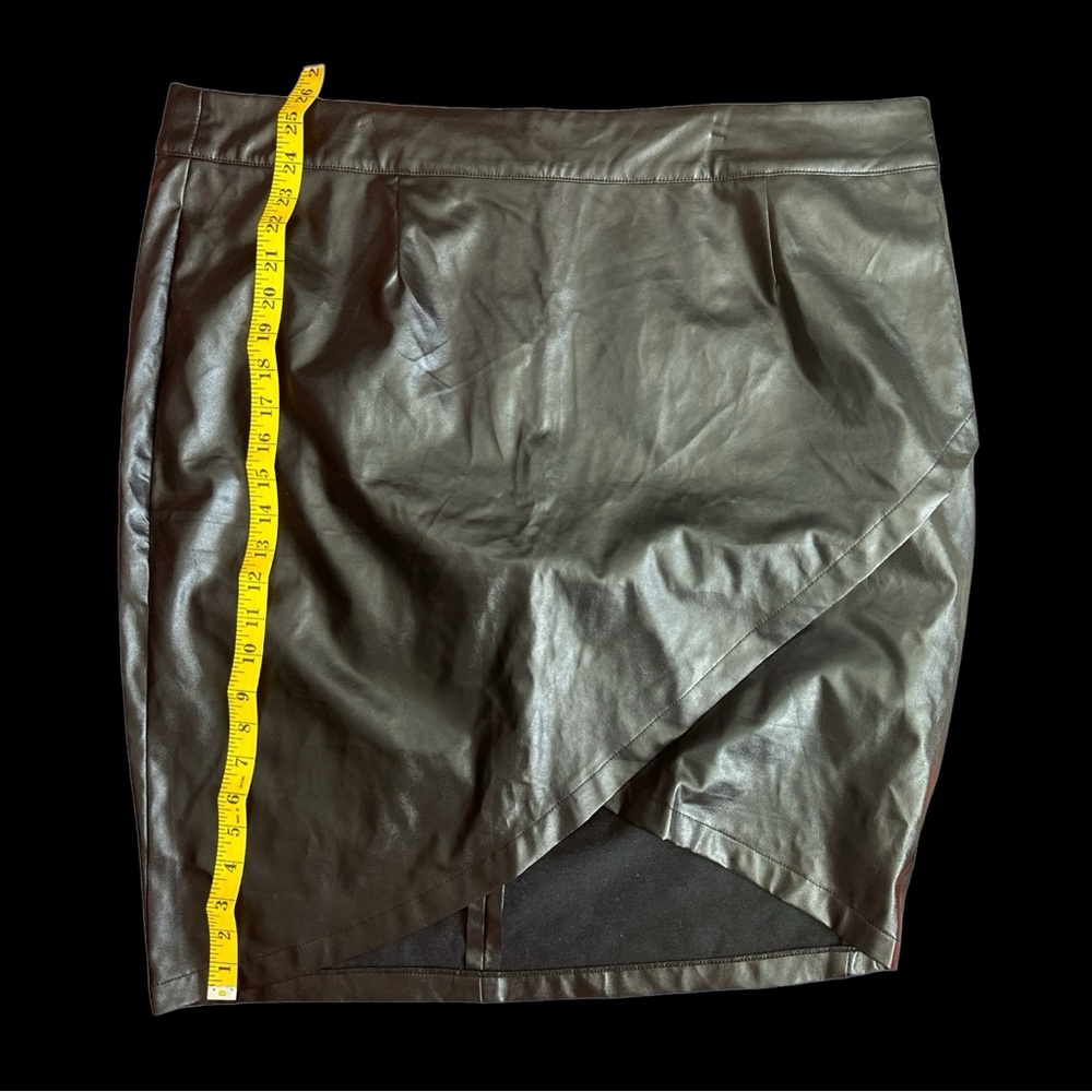 NWT Vegan leather skirt 2x